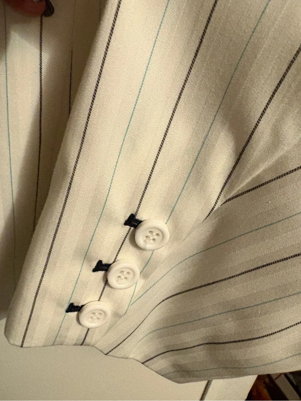 Evan Picone White Blazer with Gray and Blue Pinstripes - Picture 4 of 5